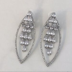 NEW ⭐️ Carolee Crystal Chandelier 4-in-1 Earrings
